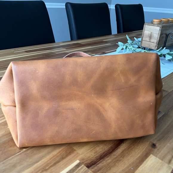 ♥️ KMM & Co Leather Tote in Distressed Ochre - Picture 5 of 15